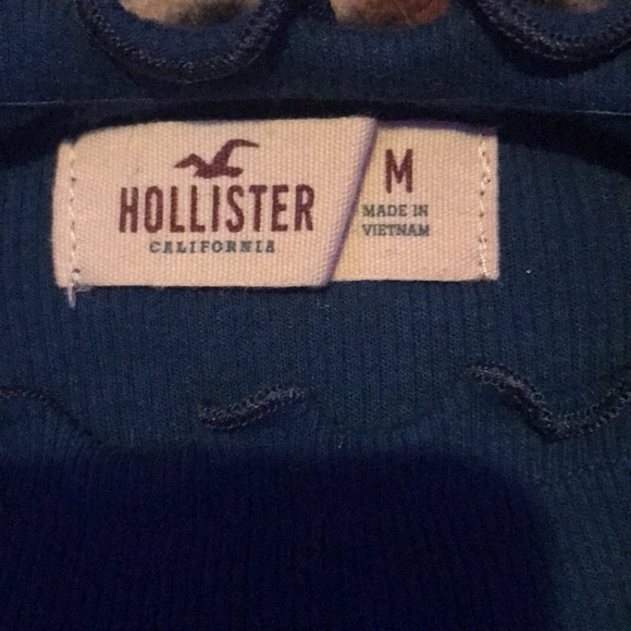 Holister long sleeve with lettuce trim - Picture 2 of 2